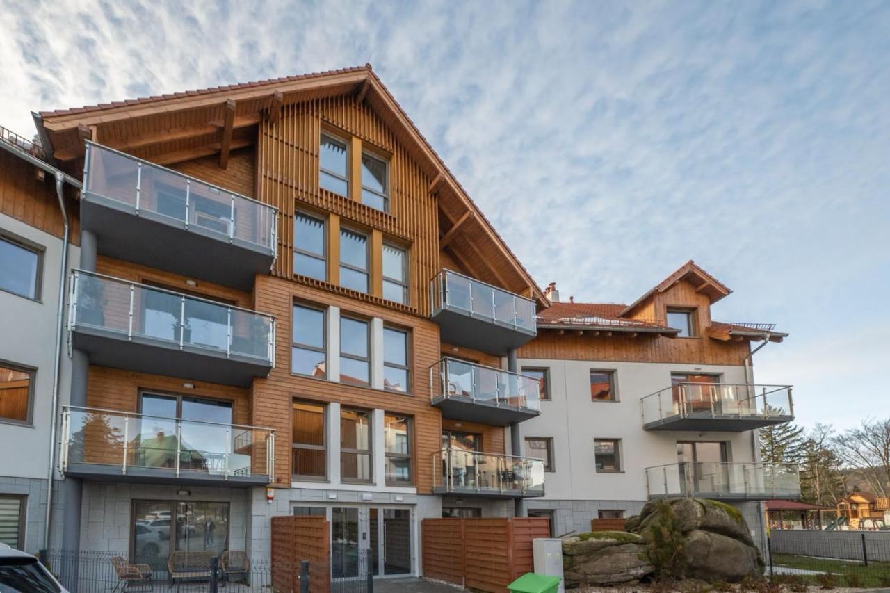 Stonehill24 - Apartament & Spa Шклярска Поремба Екстериор снимка